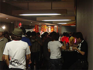 �t�[�h�u�[�X